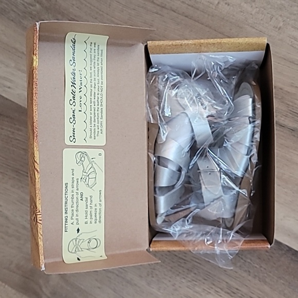 NIB Hoy SaltWater Toddler Girls Waterproof Sandal Silver 6 - Picture 4 of 6